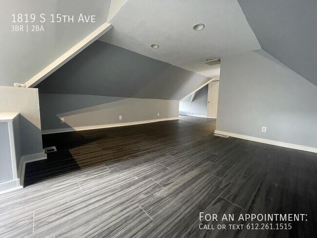 Building Photo - 1819 15th Ave S