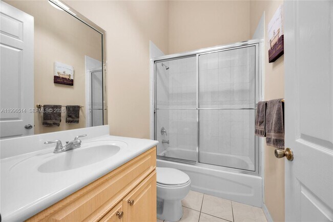 Building Photo - 16000 SW 91st Ct