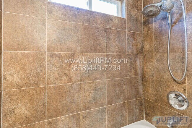 Building Photo - 4833 Castle Ave