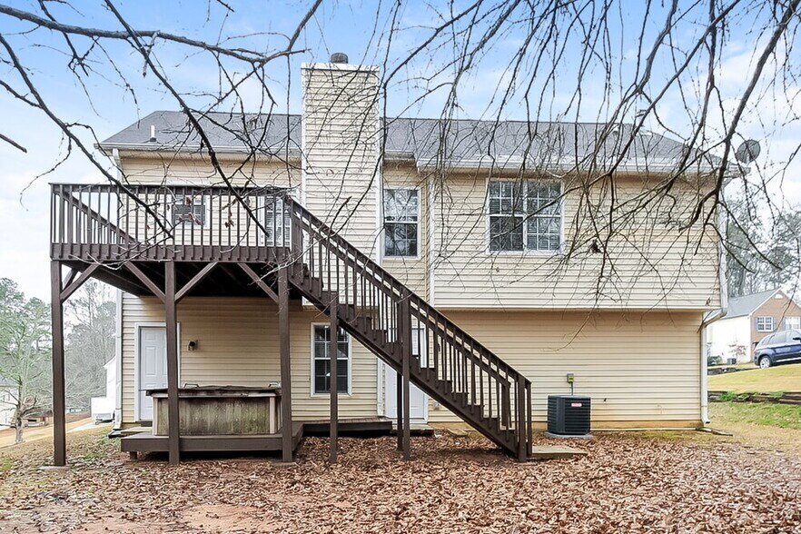 Building Photo - 691 River Valley Dr