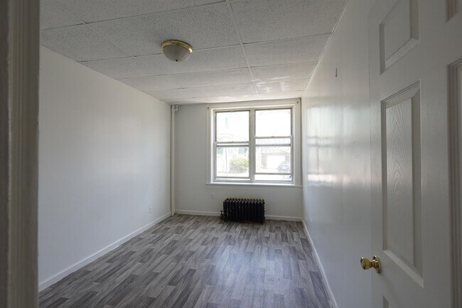 Building Photo - 573 Ave E