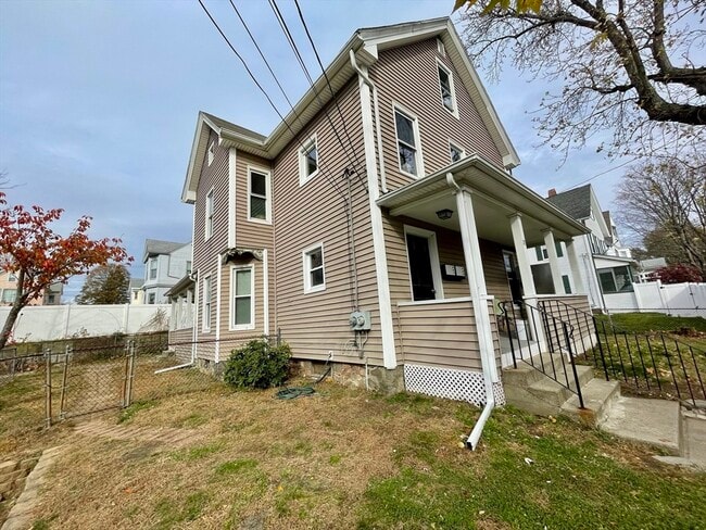 Building Photo - 29 Bicknell St