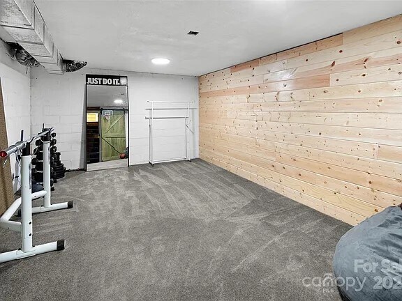Basement Bonus Room - 4075 Little River Rd