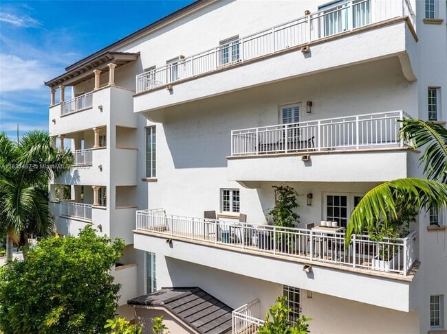 Building Photo - 1415 Sunset Harbour Dr