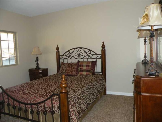 Building Photo - 6450 Pleasant St