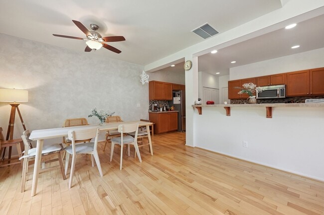 Building Photo - Spacious 3-Bedroom Home in Tumwater – Styl...