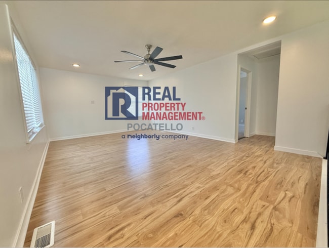 Building Photo - 2377 Gail Dr.