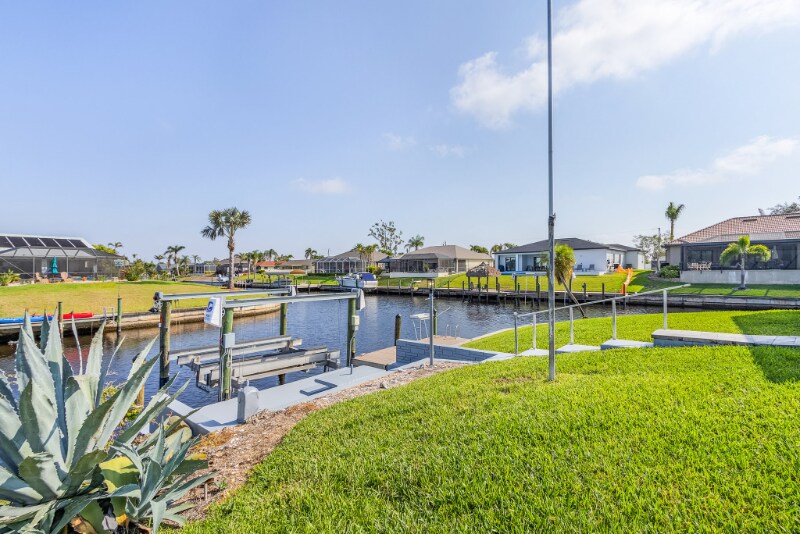 Building Photo - 1047 SE 30th Terrace