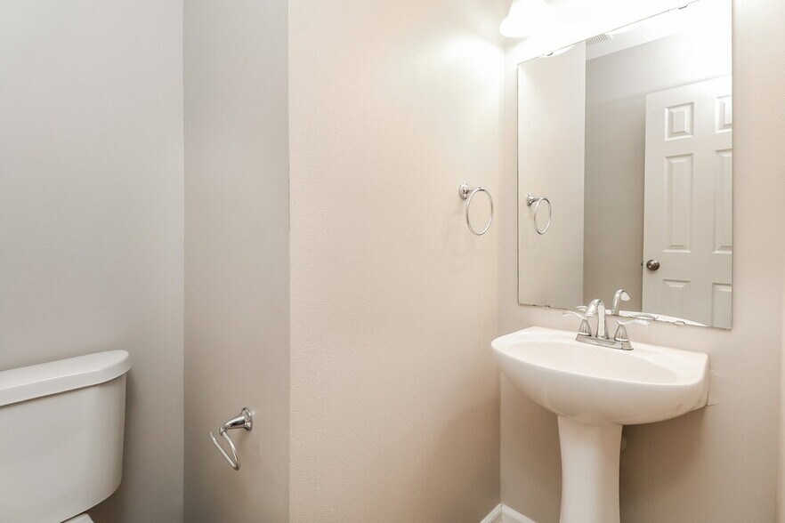 Building Photo - 2604 Dapple Ct