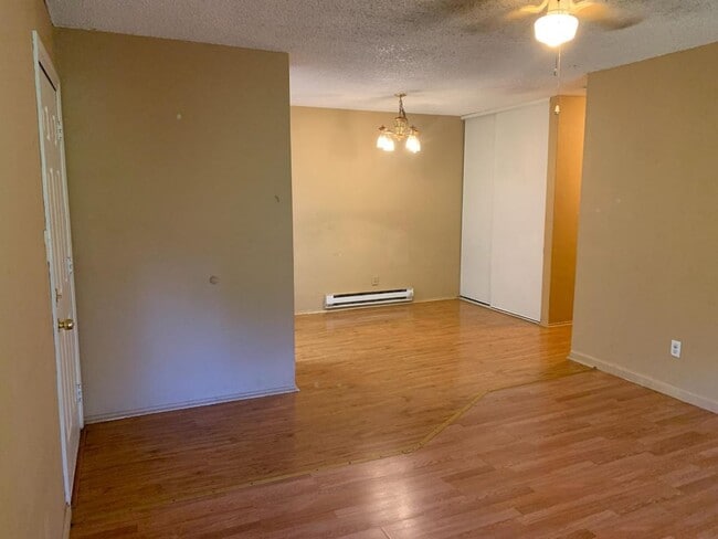 Building Photo - 1625 Park Ln
