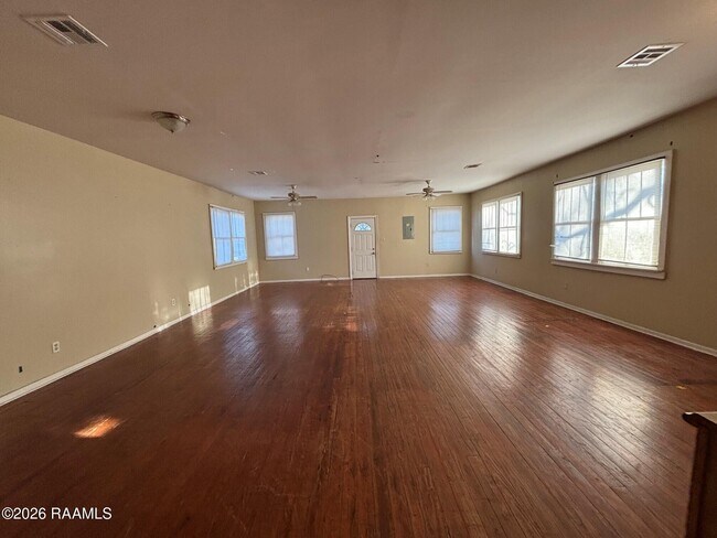Building Photo - 304 Carmel Dr