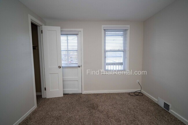 Building Photo - 805 Hamilton St