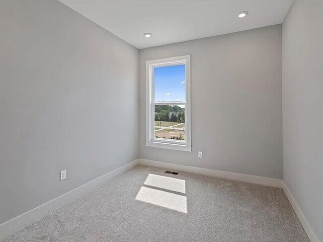 Building Photo - 7234 Otley Dr