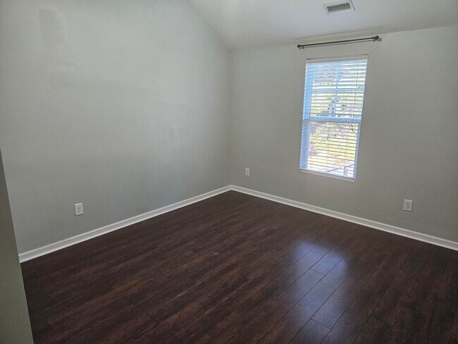 Building Photo - 3 Bedroom 2.5 bath unfurnished home in The Landing at Mill Creek - Sneads Ferry