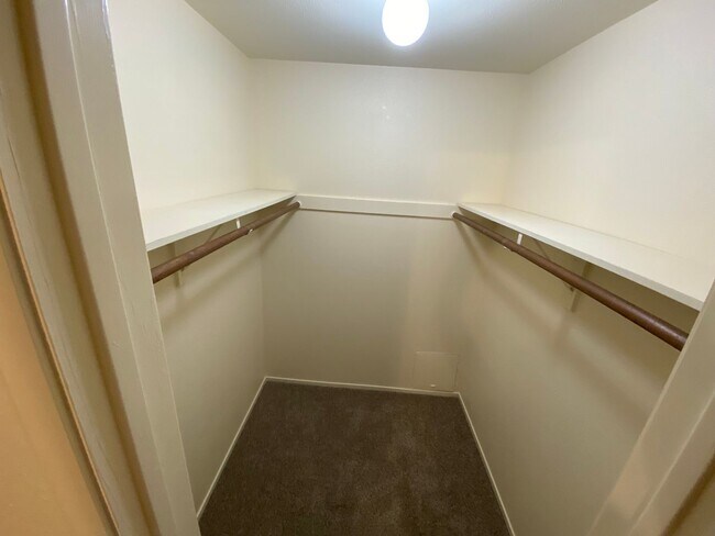 Building Photo - Cozy apartment for rent in Visalia