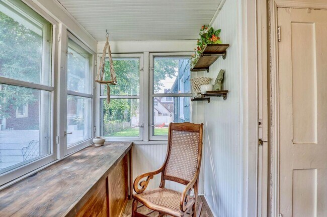 Building Photo - Beautiful Updated 3-Bedroom Colonial – Prime East Side Location