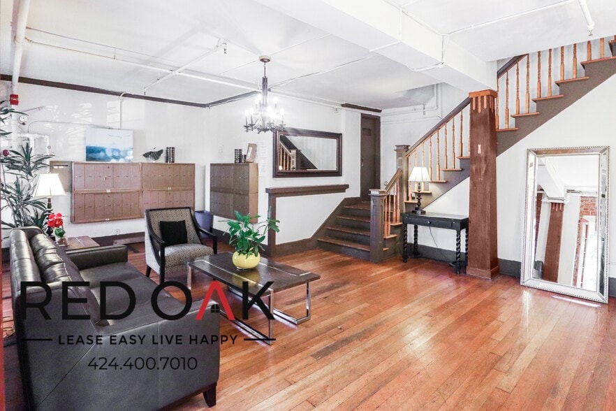 Building Photo - 532 S Coronado St