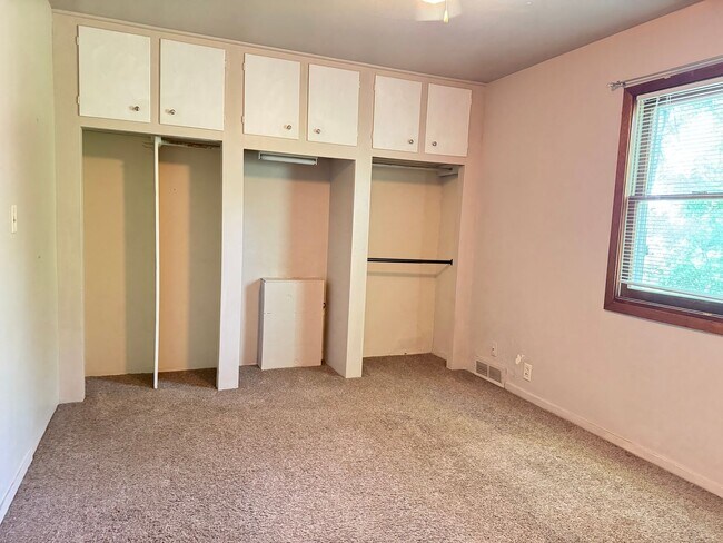 Building Photo - 4 Bedroom 2 Bath - North Fargo