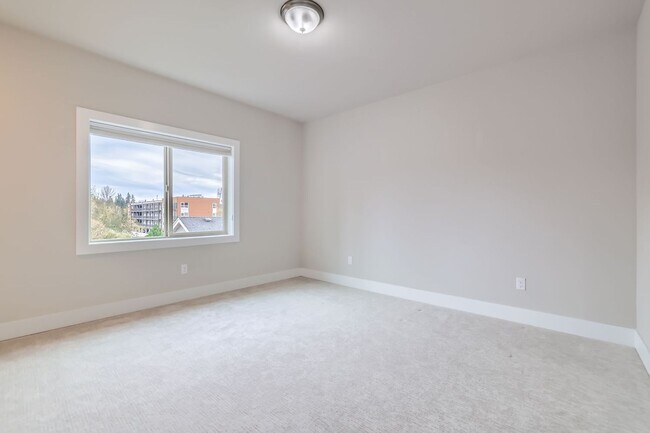 Building Photo - New Construction!  Spacious Modern Townhome in Edmonds.