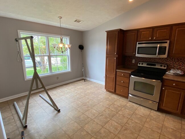 Building Photo - 4821 Wembley Way