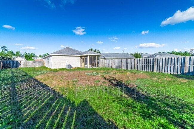 Building Photo - 37 Twin Oaks Pl