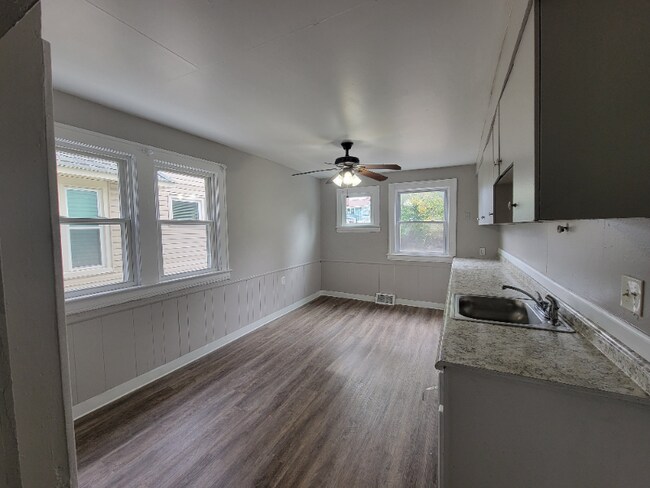 Building Photo - 5219 Vandalia Ave