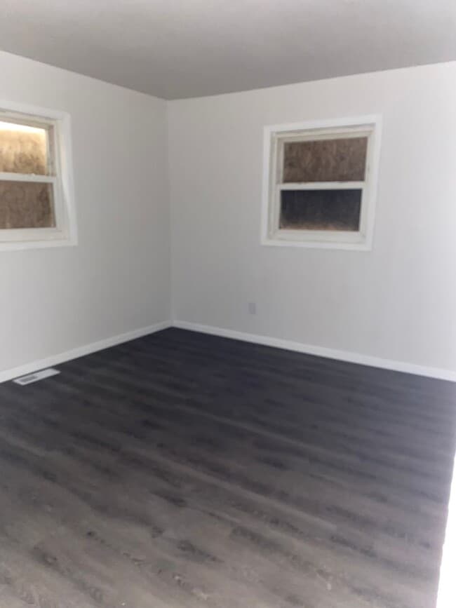 Building Photo - LIMITED TIME**NO APPLICATION FEE**1/2 OFF DEPOSIT**