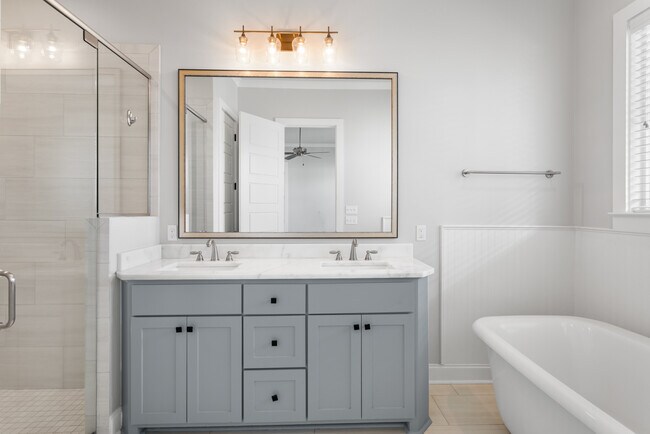 Building Photo - 2048 Perennial Ln