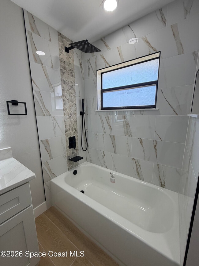 Building Photo - 845 Juniper Cir