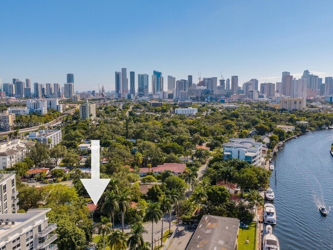 Building Photo - 1009 NW 11th Ct