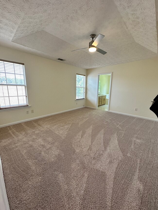 Building Photo - 5724 Rockingwood Dr