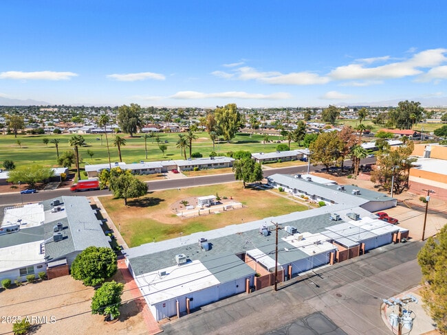 Building Photo - 10612 W Oakmont Dr