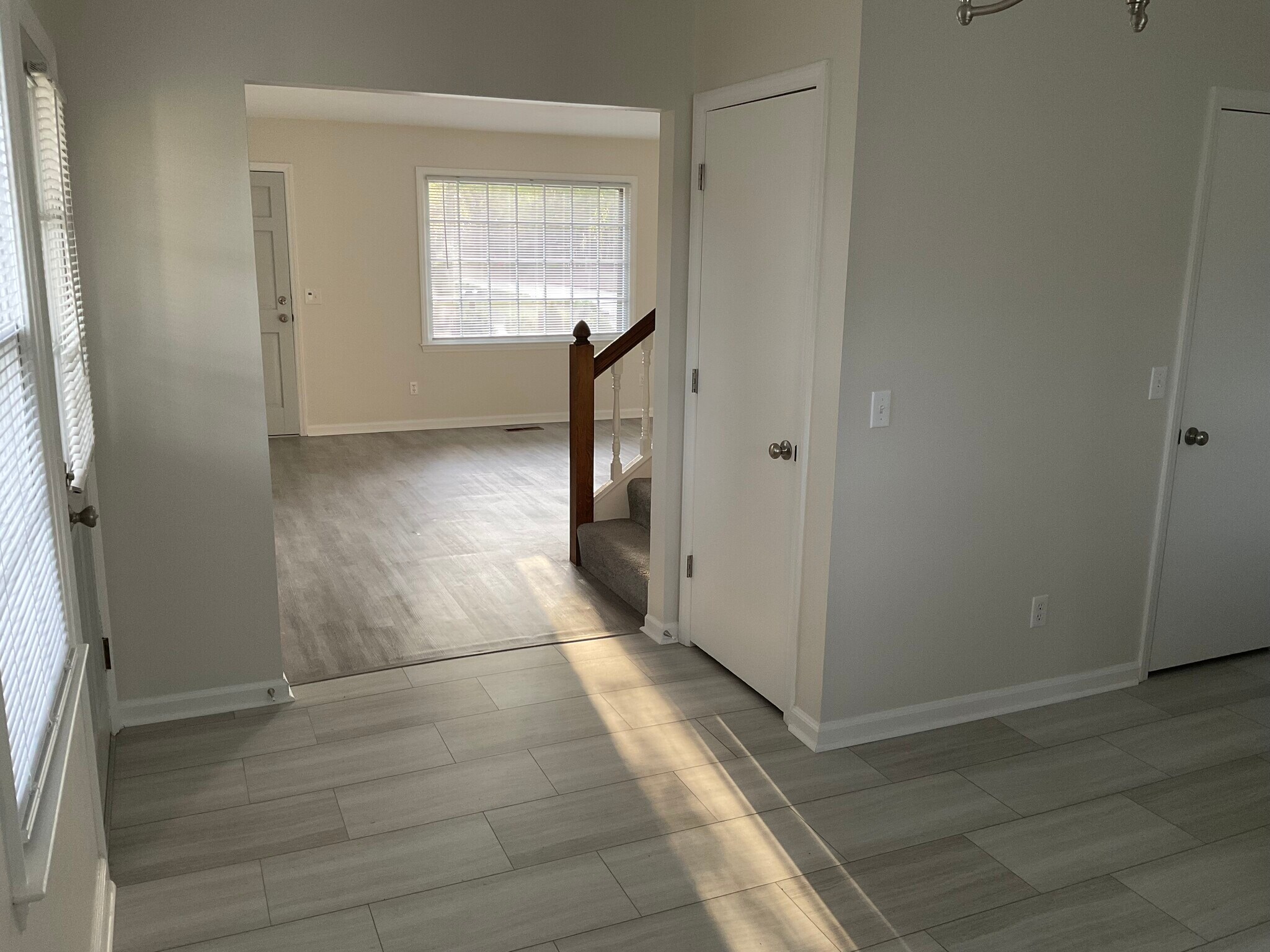 Building Photo - 612 Garland Dr