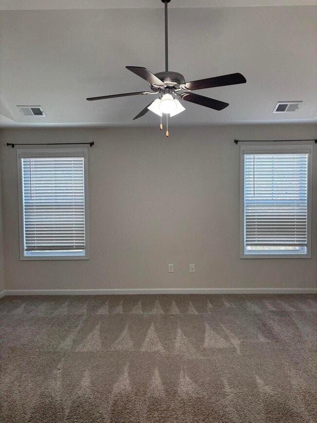 Building Photo - 335 Niblick Dr