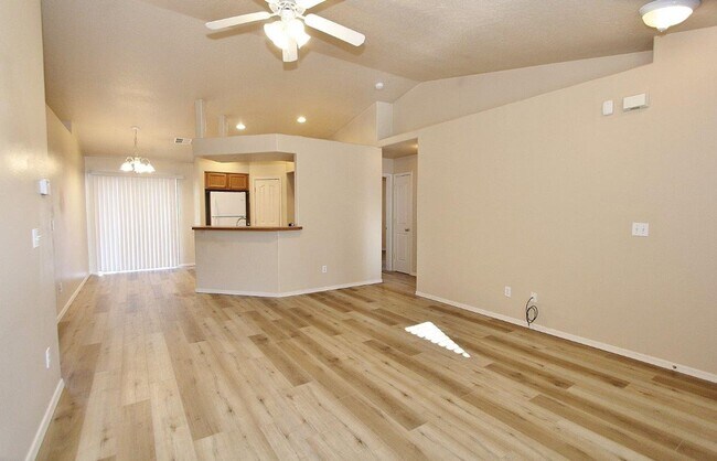 Building Photo - Immaculate Single-Level Home