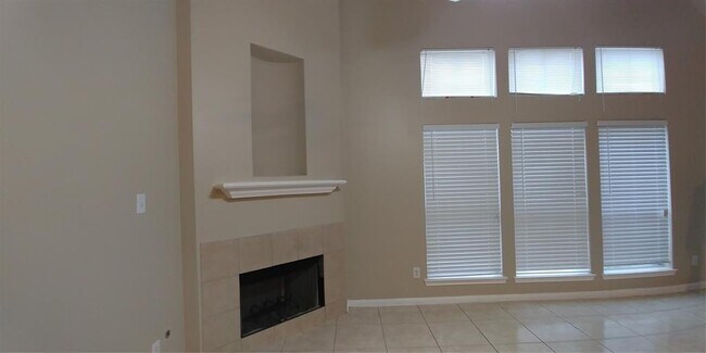 Building Photo - 14102 Lindencroft Ct