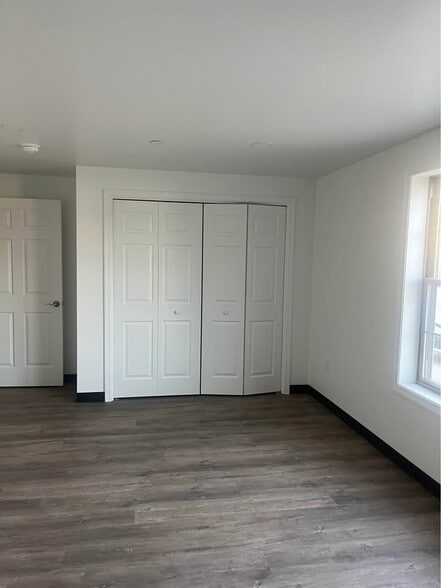 Building Photo - 515 Penn St