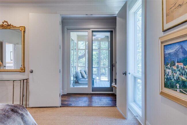 Building Photo - 3231 Tarryhollow Dr