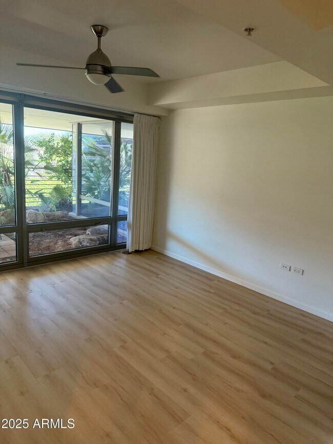 Building Photo - 7161 E Rancho Vista Dr