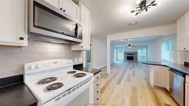 Building Photo - 1112 Airline Dr