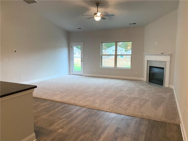Building Photo - 112 Hidden Pines Cir