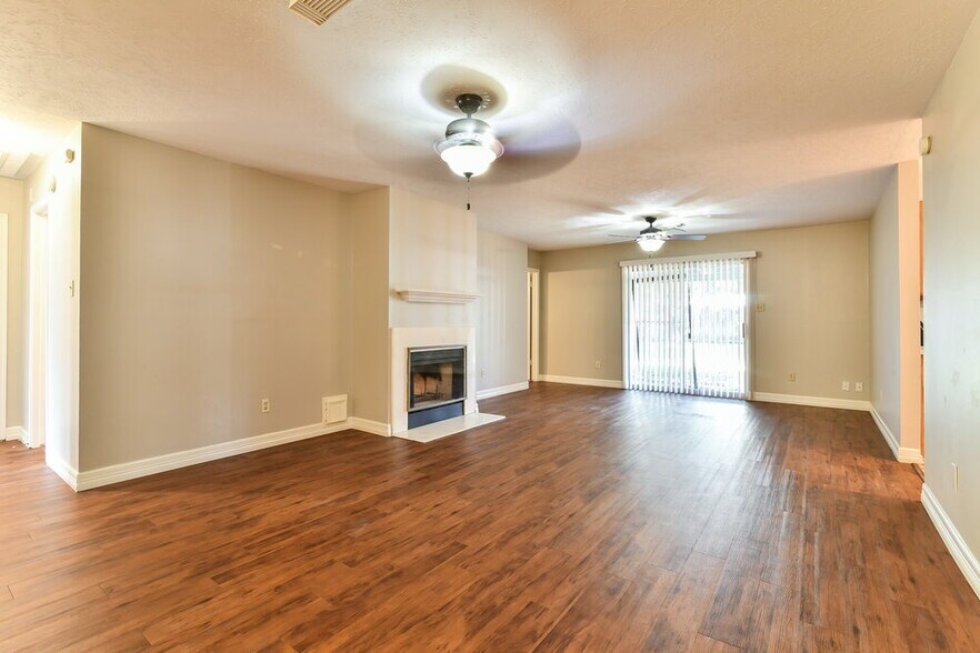 Building Photo - 28710 Raestone St