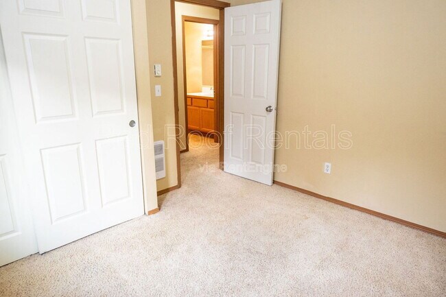 Building Photo - 10512 140th St Ct E