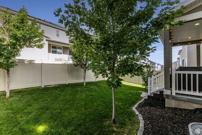 Building Photo - Awesome upgraded House w 2 car attached