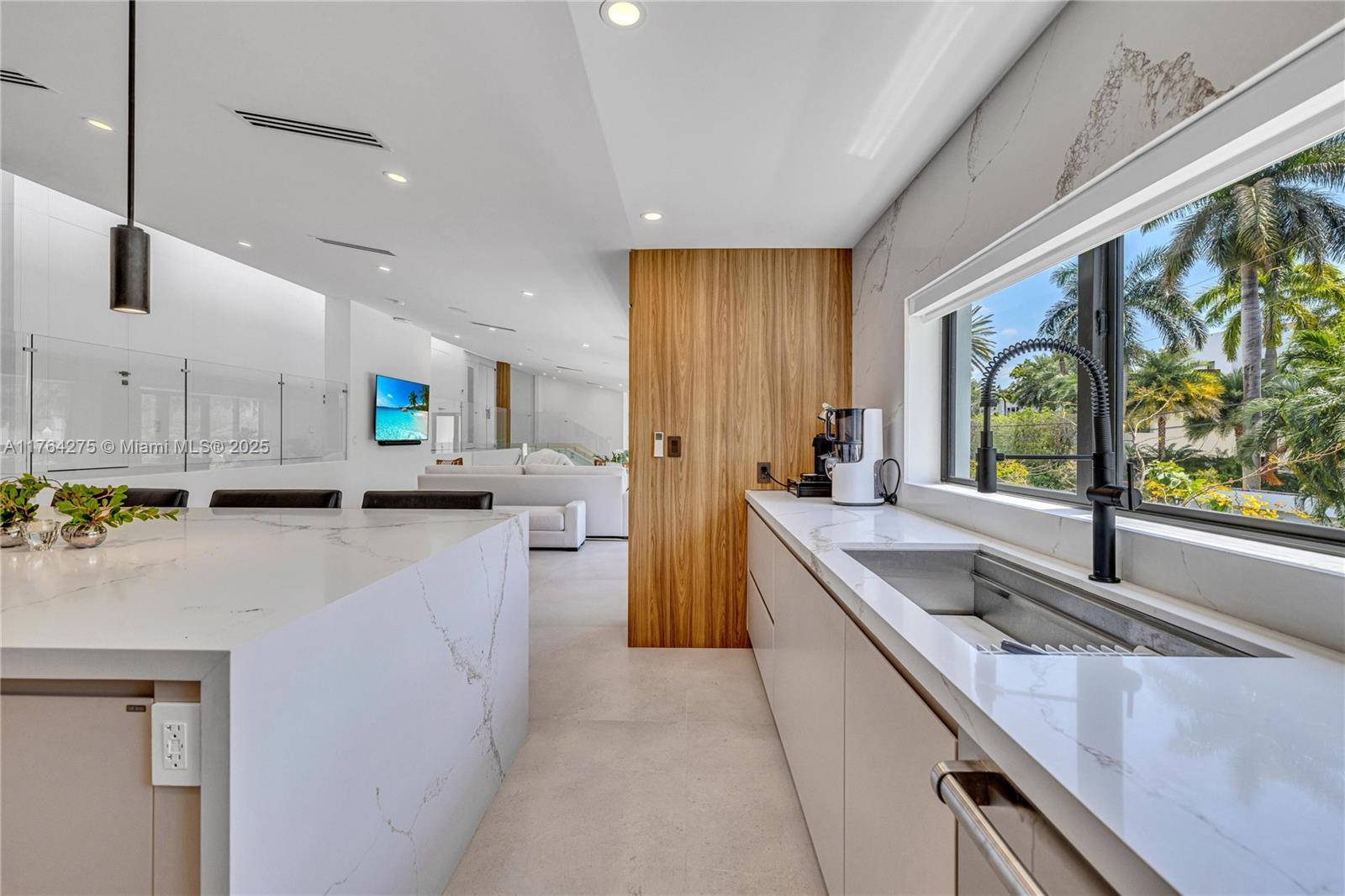 Building Photo - 1351 S Venetian Way
