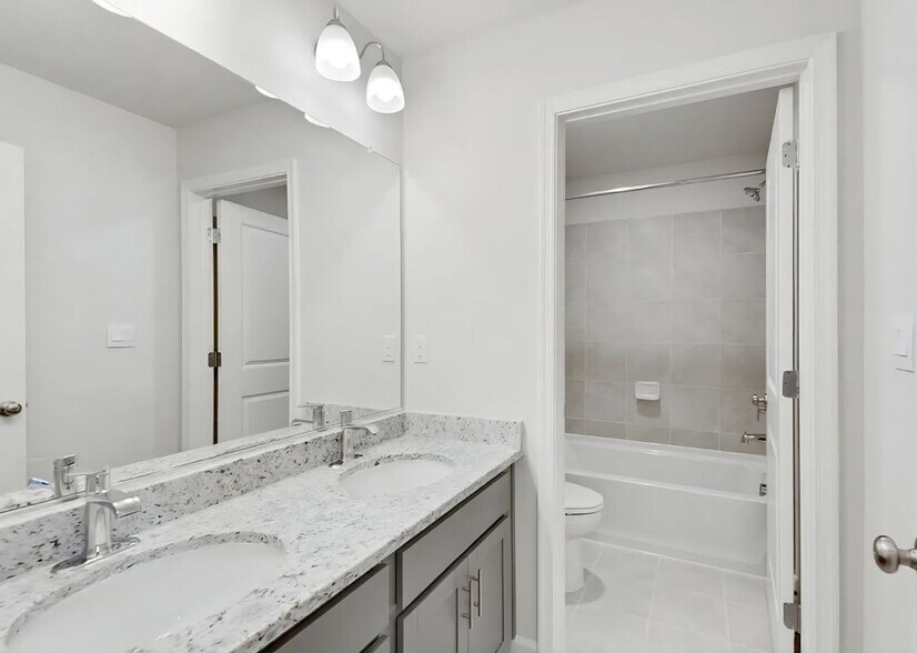 Building Photo - 1745 Lawder Cir