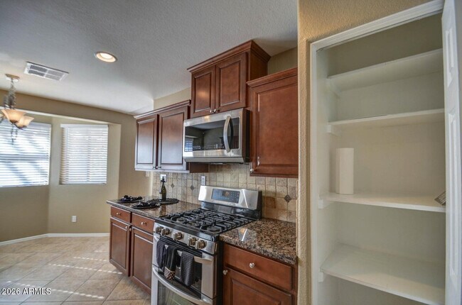 Building Photo - 3022 N 34th Pl