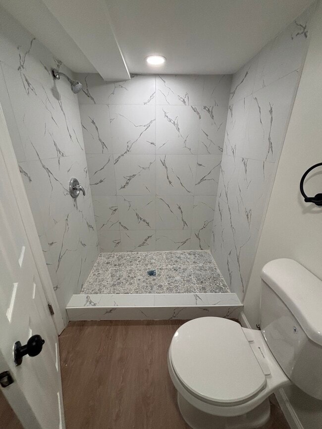 Building Photo - Rehabbed 4 bedroom Townhome