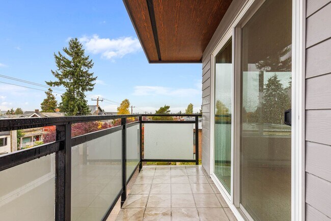 Building Photo - 7501 Greenwood Ave N