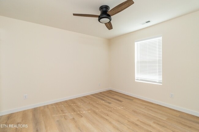 Building Photo - 205 Kingwood Rd